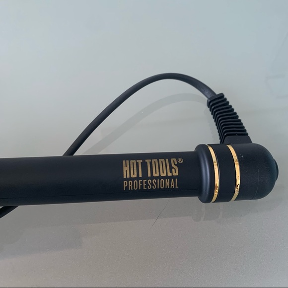 Hot Tools Professional 24K Gold 1.5” Curling Iron - Picture 9 of 14
